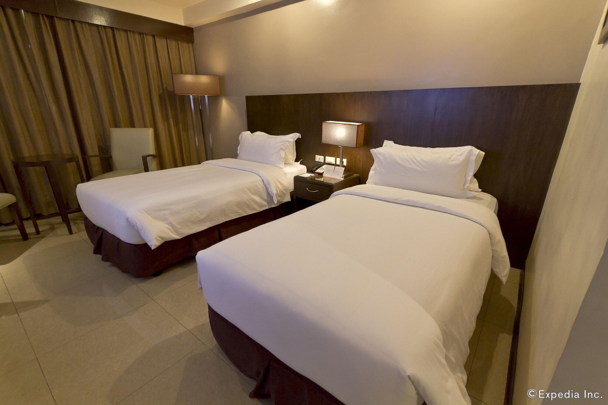 Mandarin Plaza Hotel Cebu Exterior foto