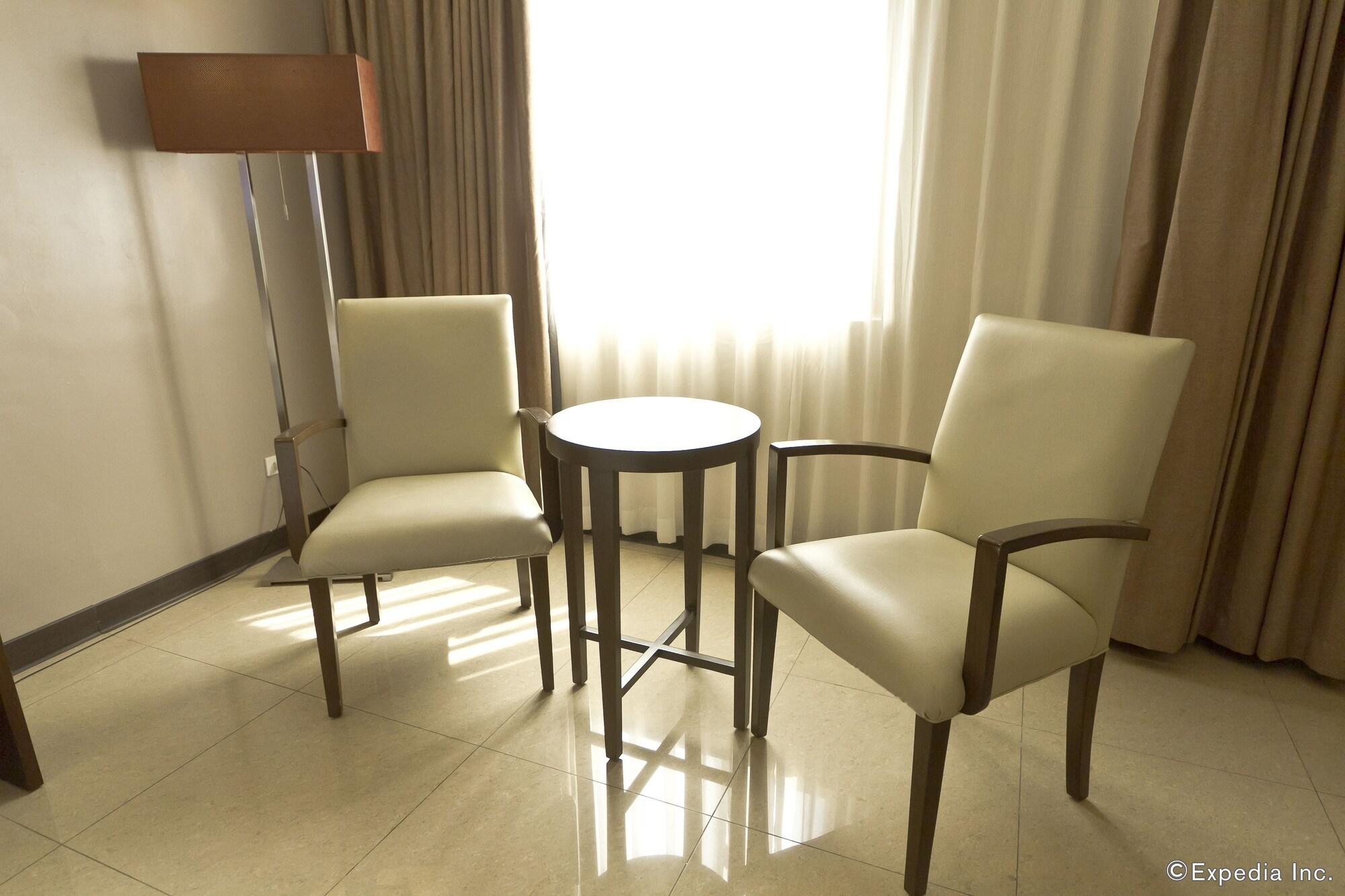 Mandarin Plaza Hotel Cebu Exterior foto