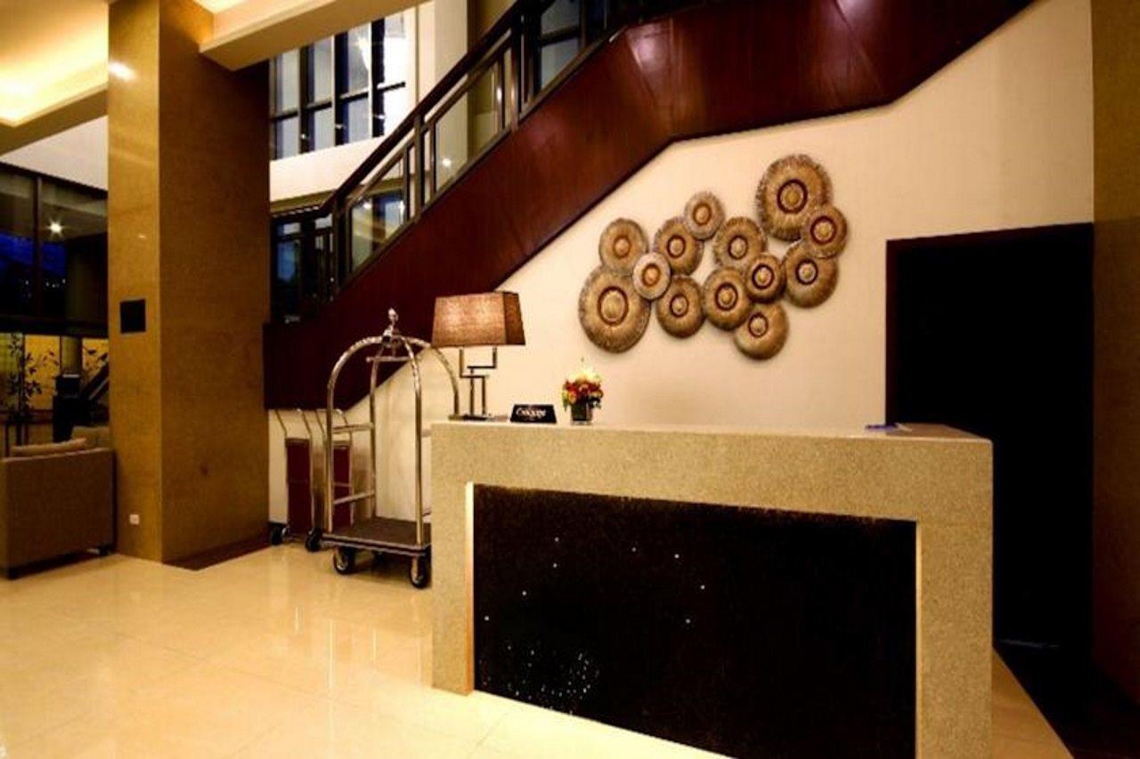 Mandarin Plaza Hotel Cebu Exterior foto