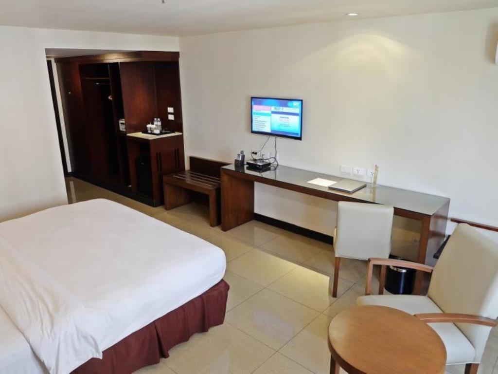 Mandarin Plaza Hotel Cebu Exterior foto