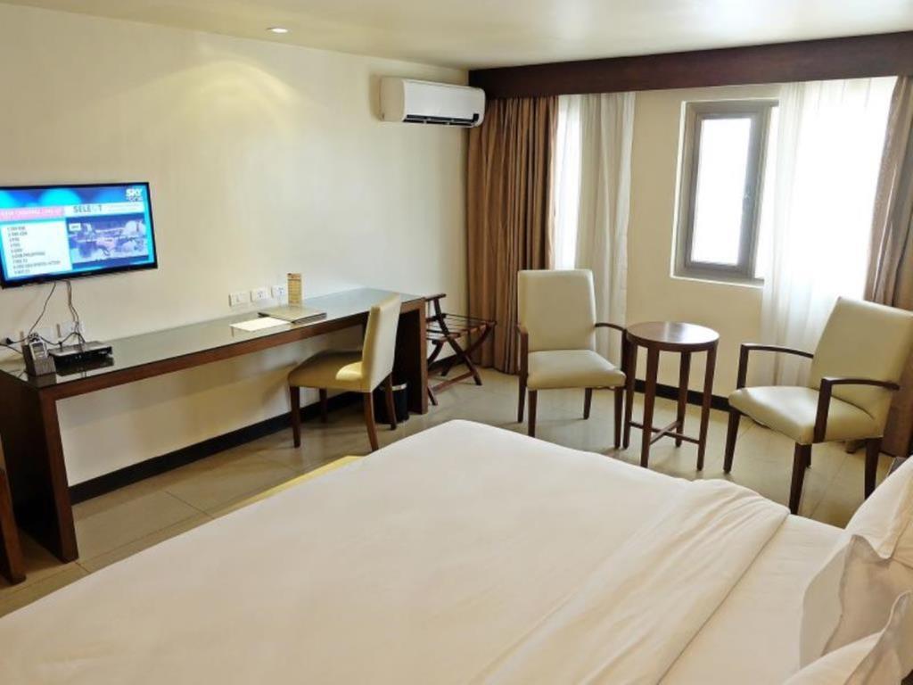 Mandarin Plaza Hotel Cebu Exterior foto