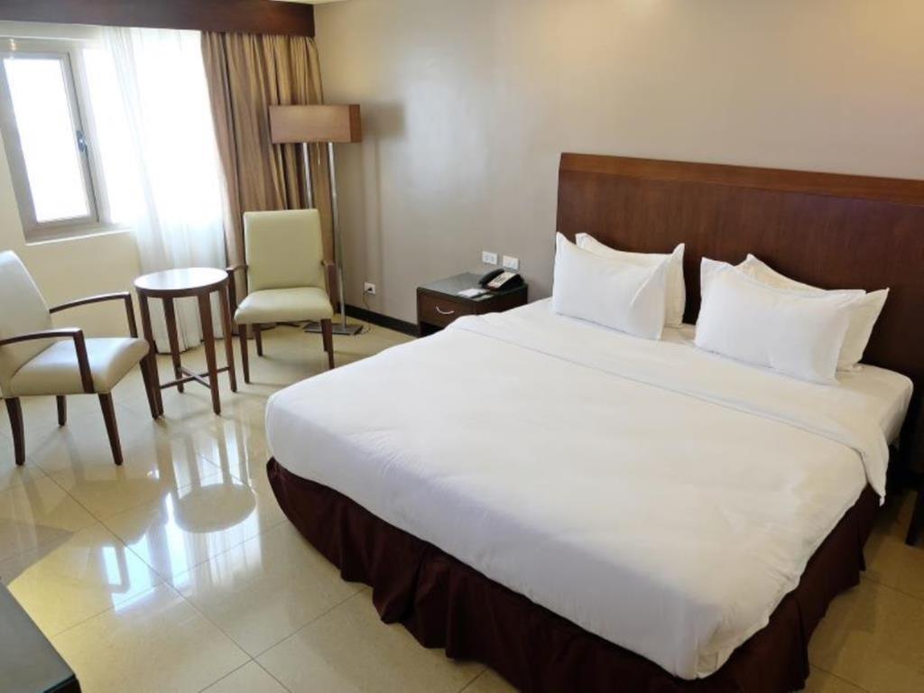 Mandarin Plaza Hotel Cebu Exterior foto